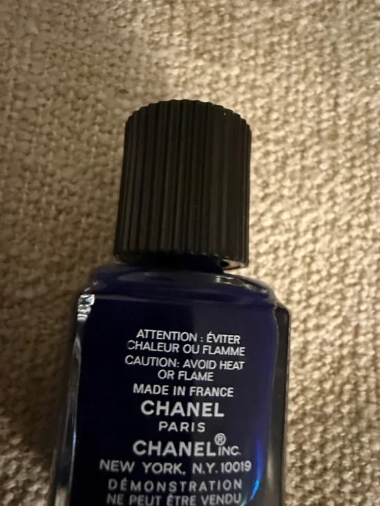 CHANEL Le Vernis Longwear Nail Polish 763 Rhythm - Navy Blue - Picture 2 of 4